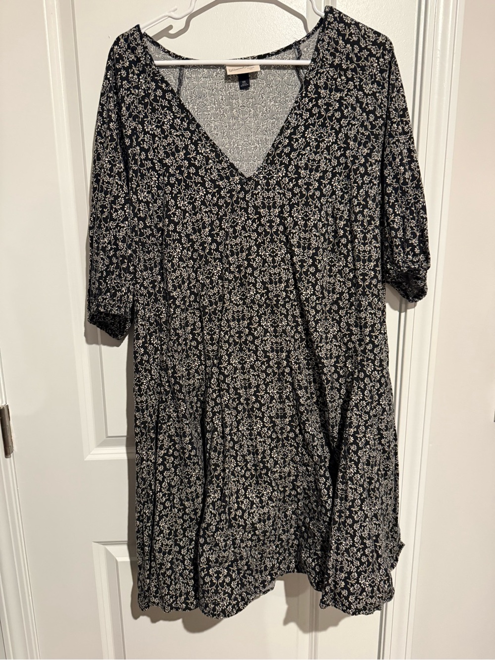 Universal Thread Black Dress with White Floral Print